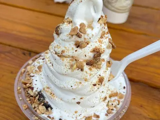 MA's Ice Cream Shop