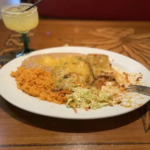 a plate of mexican food