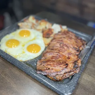 Steak con Huevos
