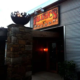 Fuego&apos;s Saloon
Bar &amp; Grill, Bar, Sports Bar
817 Durham Dr Houston, Texas 77007
(713) 384-4541
http://fuegossaloon.com