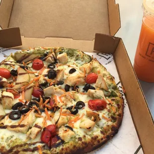 Custom pizza and citrus carrot drink
