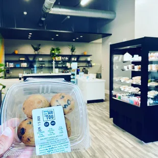 Healthy gluten free-paleo-keto-vegan snacks and treats.