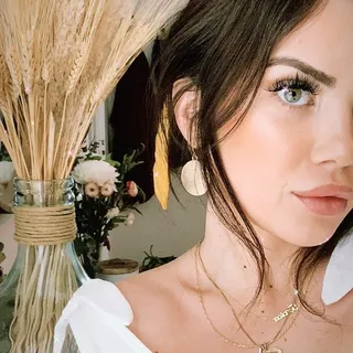 Joelle T.