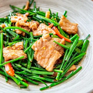 Salt Fried Pork Belly with Chives and Peppers (G)