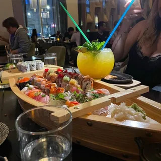 Sushi Deluxe *(G)