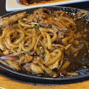5. Black Pepper Udon Noodle on Sizzling Plate
