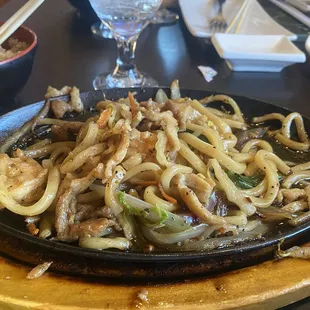 Black Pepper Udon Noodle on Sizzling Plate