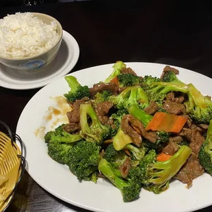 Beef with Broccoli with White Rice