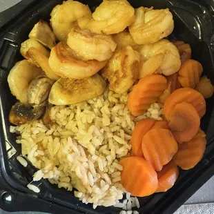 Kids hibachi shrimp with mushrooms and carrots