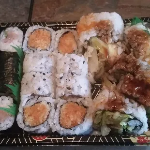 3 roll lunch. Yellowtail maki, spicy salmon rolls, shrimp tempura rolls. 8.95