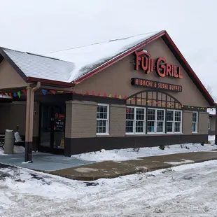 the outside of the restaurant
