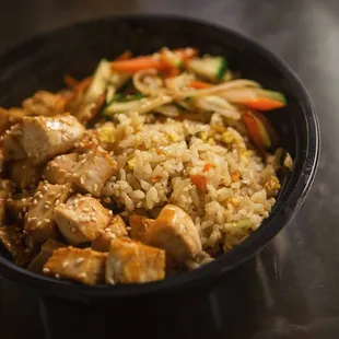 Hibachi chicken with fried rice and vegetable