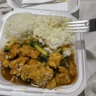 &quot;Sesame chicken&quot;  ~ S1. Sesame Chicken More like light skinned goup chicken