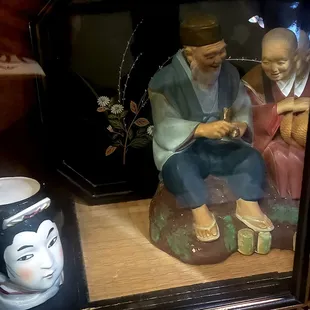 Loved looking at the Japanese trinkets while waiting for my order