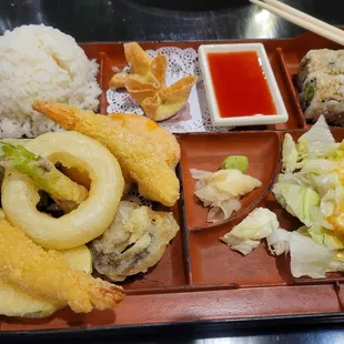 The tempura here today (3.26.23) is not like it used to be...this was thick, uncooked inside, greasy.