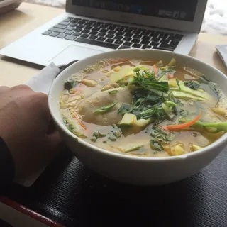 Momo Soup