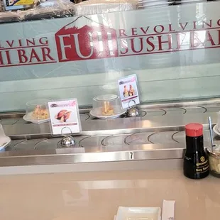 sushi and sashimi, interior