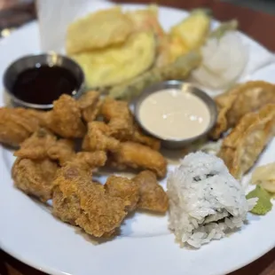 Lunch combination with karaage and veggie tempura