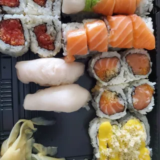 Spicy Salmon Roll (8 Pieces)