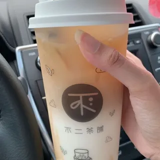 White Peach Oolong Tea Latte with Boba