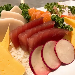Chirashi was not so bad.