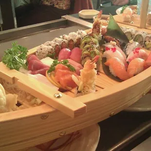 food, sushi, sashimi, sushi and sashimi