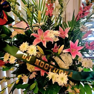 Thank you Eileen at Fujikami Florist for their longtime hospitality and commitment to excellence !