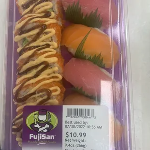 Tempura roll(no shrimp with salmon and tuna nigiri