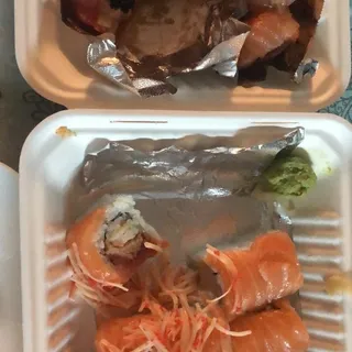 SALMON SPICY SCALLOP ROLL