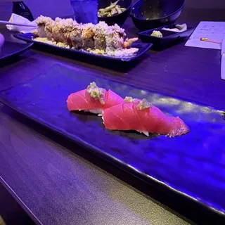 BLUE FIN TUNA ROLL