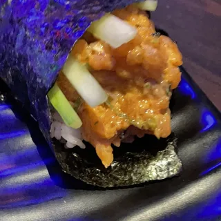SPICY SALMON ROLL