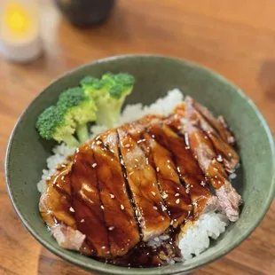 Beef Teriyaki Bowl: it's as expected. It's ok.
