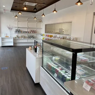 New store with free parking right in front