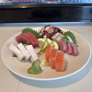 Blue fin tuna, Tako, Fresh Salmon, white tuna, tuna