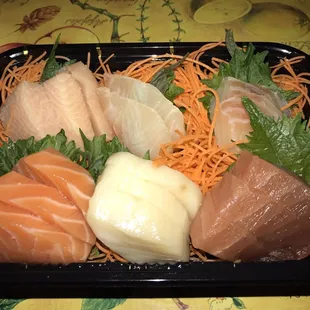 Sashimi dinner to-go