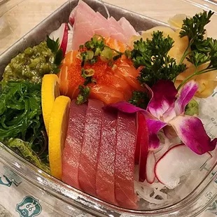 Another view of the awesome chirashi