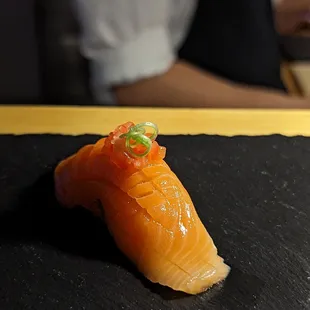 Salmon nigiri