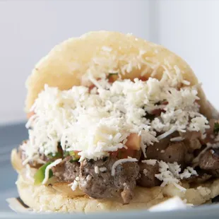 Arepa Pico E Gallo

New York Steak, Pico of Gallo and LLanero Cheese