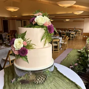 custom wedding cake