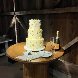 custom wedding cake