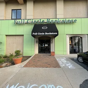 Front Entrance to Full Circle Bookstore.  Love the name!