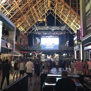 Fourth street live karaoke with The Full Contact band. Awesome venue.