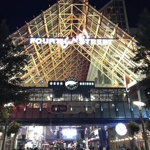 Special karaoke event at Fourth Street Live.