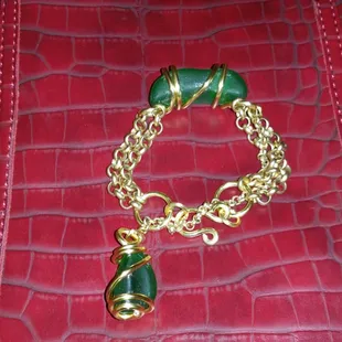 Custom-made bracelet with emerald green sea glass!