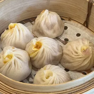 Crab xiaolongbao