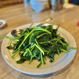 Sautéed Spinach w/Garlic ($12.95)