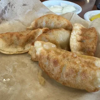 Fried Dumplings (8 pcs)()