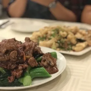 113. Sliced Beef with Vegetable