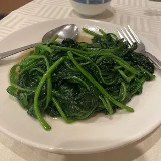 15. Sauteed Spinach with Garlic Sauce Lunch Special
