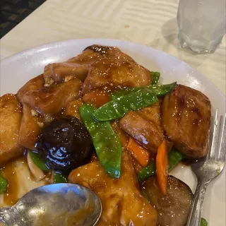 18. Braised Bean Curd with Brown Sauce Lunch Special